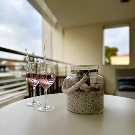 Garden Palace - Salt & Sea With Terrace *